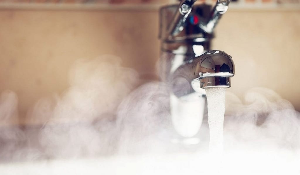 ӘКІМ: "ҚАПШАҒАЙДА ЖЫЛДЫҢ ТӨРТ МЕЗГІЛІНДЕ ДЕ ЫСТЫҚ СУ БОЛАДЫ"