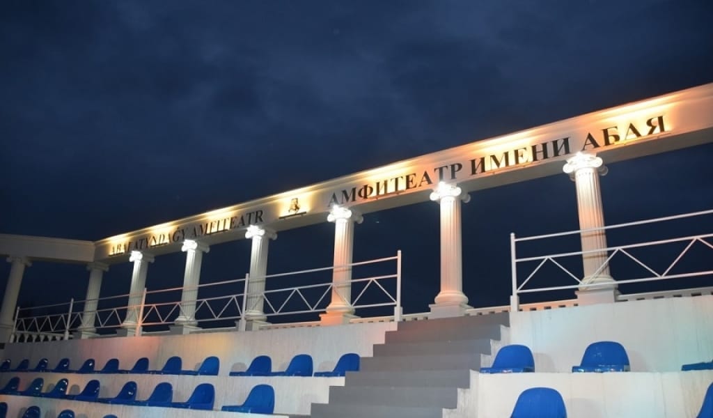 АЛМАТЫ ОБЛЫСЫНДА АШЫҚ АСПАН АСТЫНДАҒЫ ТЕАТР ПАЙДАЛАНУҒА БЕРІЛДІ