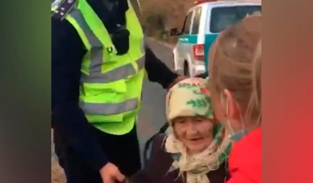 ТАЛДЫҚОРҒАНДА 83 ЖАСТАҒЫ ӘЖЕ ӨЗ ҮЙІН ТАБА АЛМАЙ, АДАСЫП КЕТТІ