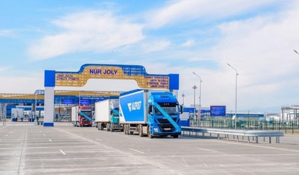 ҚЫТАЙ ТАРАПЫ ҚАЗАҚСТАННАН ҚАБЫЛДАНАТЫН КӨЛІКТЕР САНЫН ШЕКТЕДІ