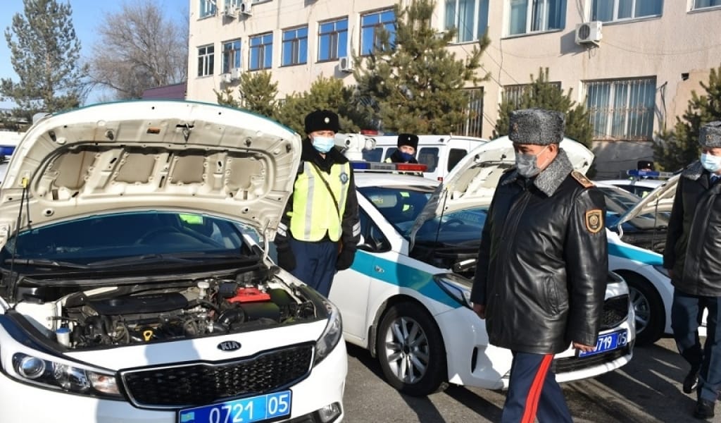 ПОЛИЦИЯ КӨЛІКТЕРІ ТАЛАПҚА САЙ МА? ГЕНЕРАЛ-МАЙОР ӨЗІ ТЕКСЕРДІ