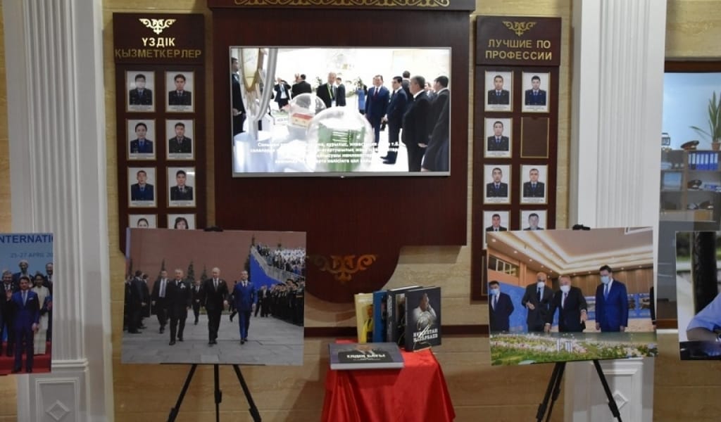 ПОЛИЦЕЙЛЕР ТҰҢҒЫШ ПРЕЗИДЕНТ КҮНІНЕ ОРАЙ КӨРМЕ ҰЙЫМДАСТЫРДЫ