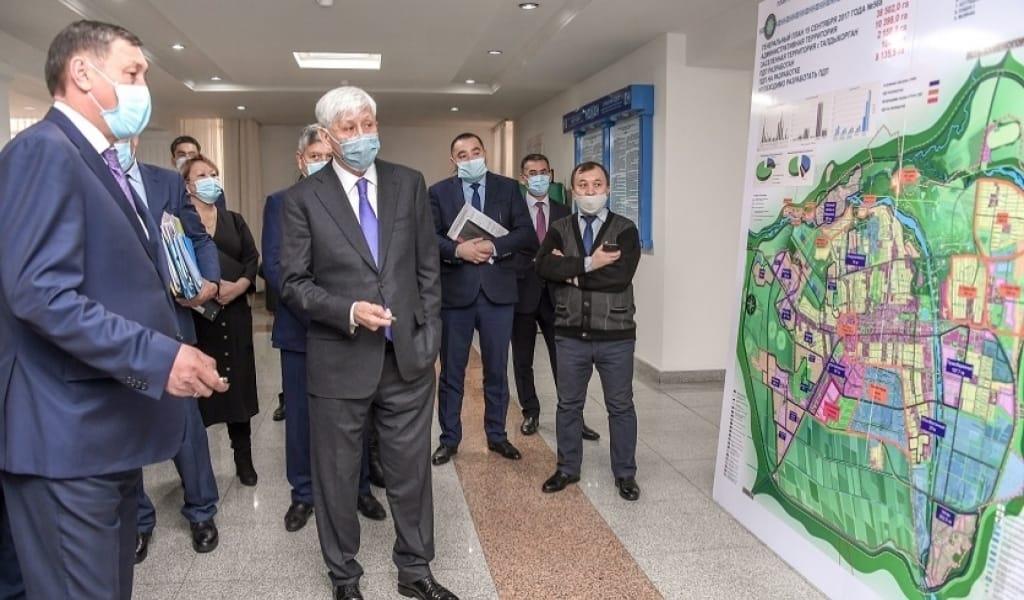 "СЕЛТ ЕТКЕН ЖОҚСЫҢДАР!" ТАЛДЫҚОРҒАННЫҢ ӘКІМІ ТАҒЫ ДА СЫНҒА ІЛІКТІ