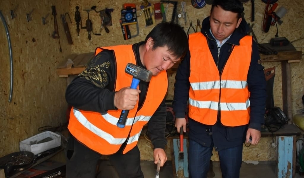 АУЫЛДАН ҰСТАХАНА АШАМЫН ДЕГЕН ЖІГІТ МИЛЛИОНЕР БОЛЫП ШЫҒА КЕЛДІ