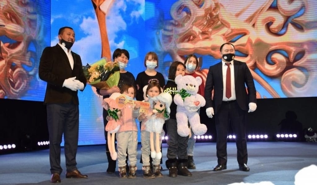 ЖЕТІСУДЫҢ ЖОМАРТ ТА ІЗГІ ЖАНДАРЫ "АСЫЛ ЖҮРЕК" СЫЙЛЫҒЫН ИЕЛЕНДІ