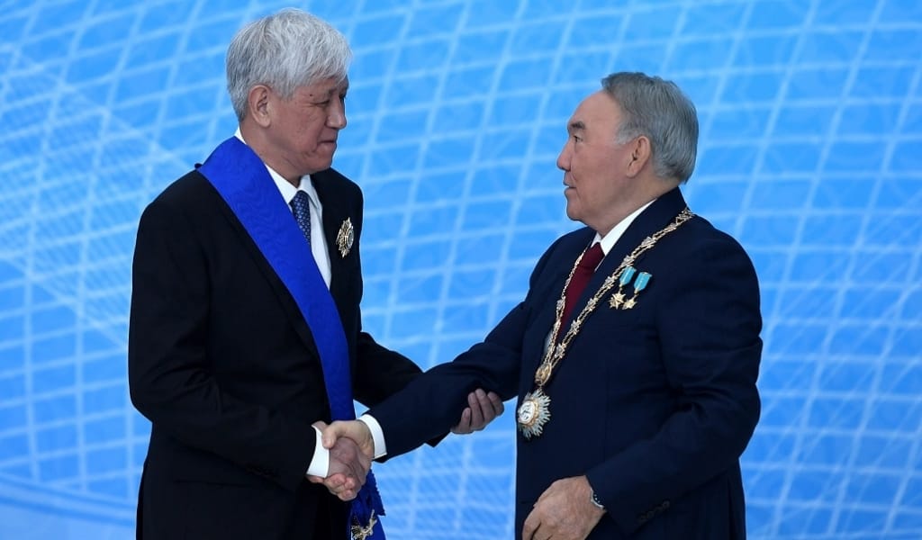 НҰРСҰЛТАН НАЗАРБАЕВ АЛМАТЫ ОБЛЫСЫНЫҢ ӘКІМІН МАРАПАТТАДЫ