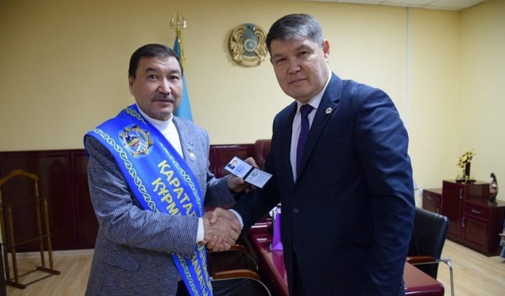 ЖЕТІСУДЫҢ БЕЛГІЛІ ТЕЛЕЖУРНАЛИСІНЕ ҚҰРМЕТТІ АЗАМАТ АТАҒЫ БЕРІЛДІ