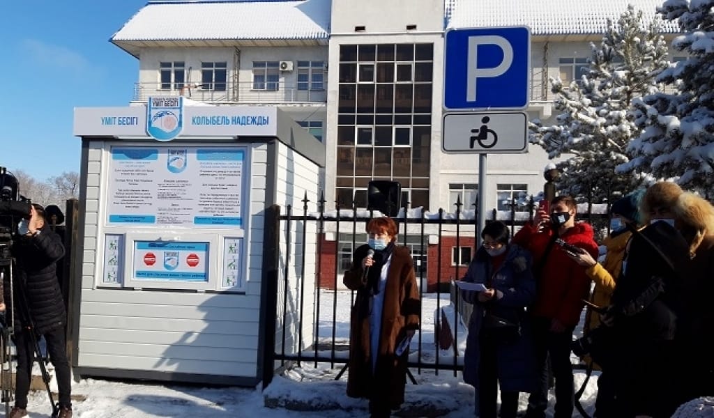 ЕСІК ҚАЛАСЫНДА ТАСТАНДЫ СӘБИЛЕРДІ ҚАБЫЛДАЙТЫН ПУНКТ АШЫЛДЫ