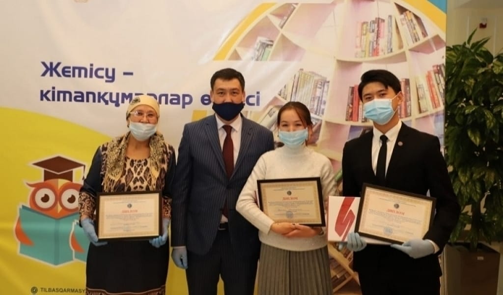 АЛМАТЫ ОБЛЫСЫНЫҢ КІТАПҚҰМАР АЗАМАТТАРЫНА ПЛАНШЕТ БЕРІЛДІ