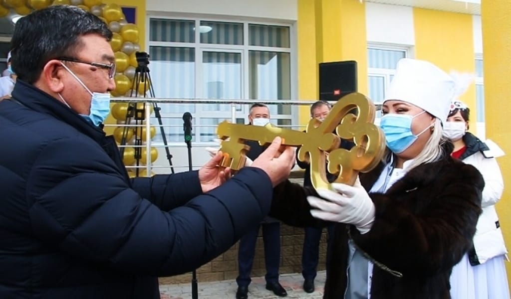 КӨНЕ ҒИМАРАТТА ОТЫРҒАН ДӘРІГЕРЛЕР ЖАҢА АМБУЛАТОРИЯҒА КӨШТІ