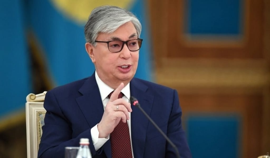 "ТӘУЕЛСІЗДІК БӘРІНЕН ҚЫМБАТ": ПРЕЗИДЕНТТІҢ ӘР ҚАЗАҚ ОҚУЫ ТИІС МАҚАЛАСЫ