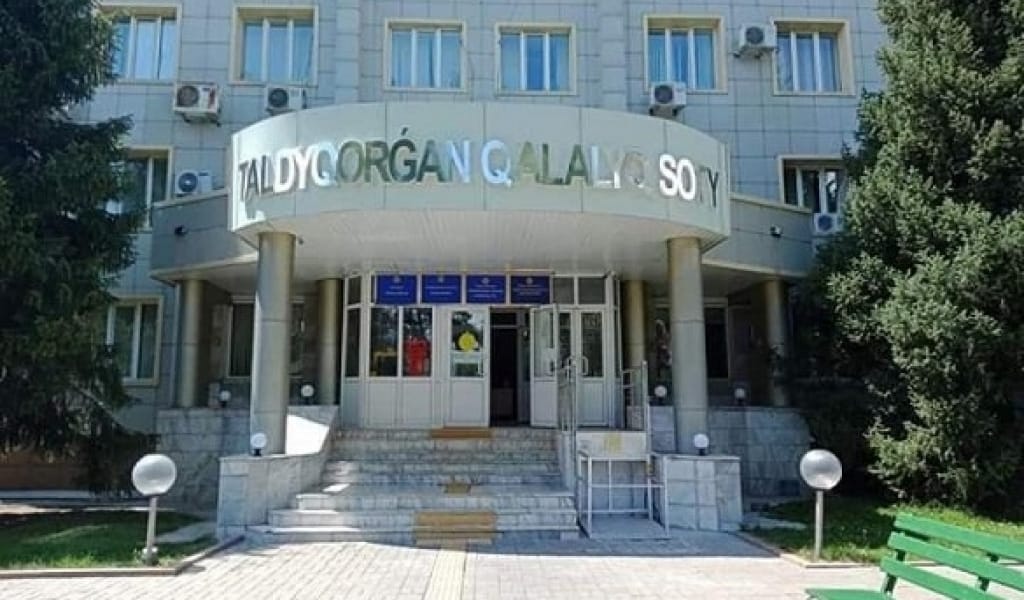 ЗАҢСЫЗ ОЙЫН БИЗНЕСІН ҰЙЫМДАСТЫРҒАН ҮШ КӘСІПКЕР СОТТАЛДЫ