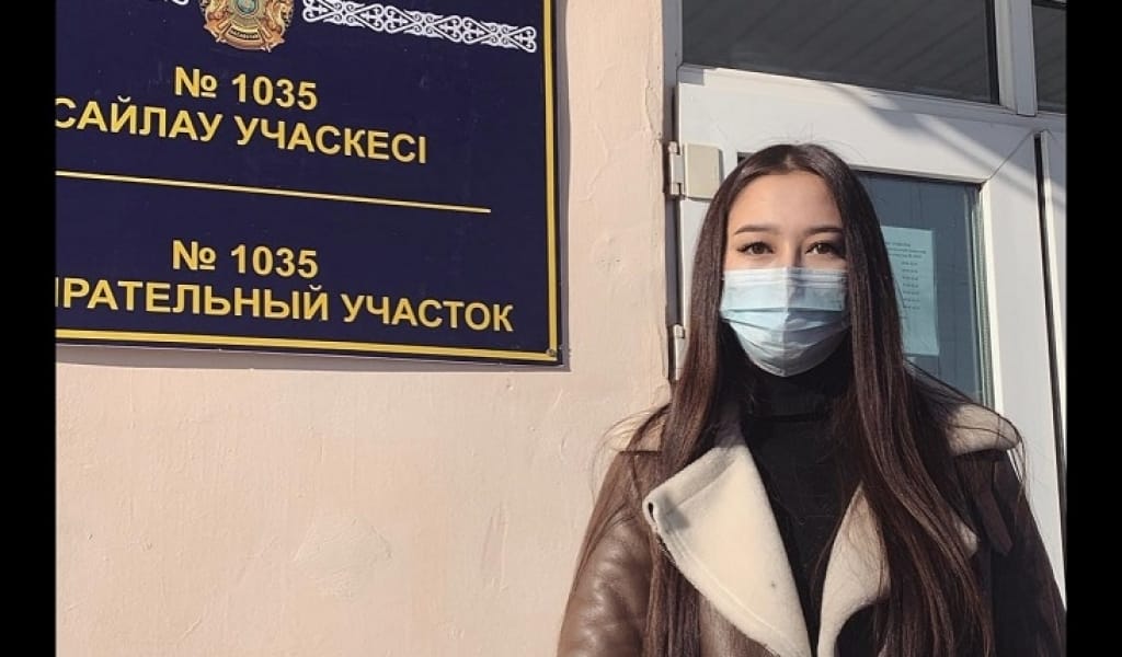 ОН СЕГІЗ ЖАСАР СТУДЕНТ: "САЙЛАУ МЕН ҮШІН МАҢЫЗДЫ КҮН БОЛДЫ"
