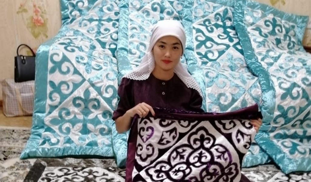 ҚҰРАҚ ҚҰРАЙТЫН ЖАС АНА: "ҚАЗАҚТЫҢ ОЮ-ӨРНЕГІ ТҰНҒАН ФИЛОСОФИЯ"