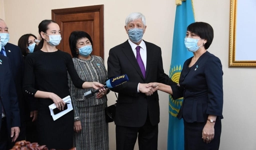 "NUR OTAN" ПАРТИЯСЫ АЛМАТЫ ОБЛЫСТЫҚ ФИЛИАЛЫНДА АУЫС-ТҮЙІС БОЛДЫ